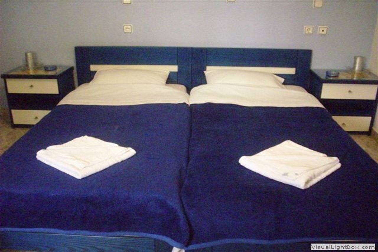 Christos Makrinos Rooms Adamantas  Exterior foto